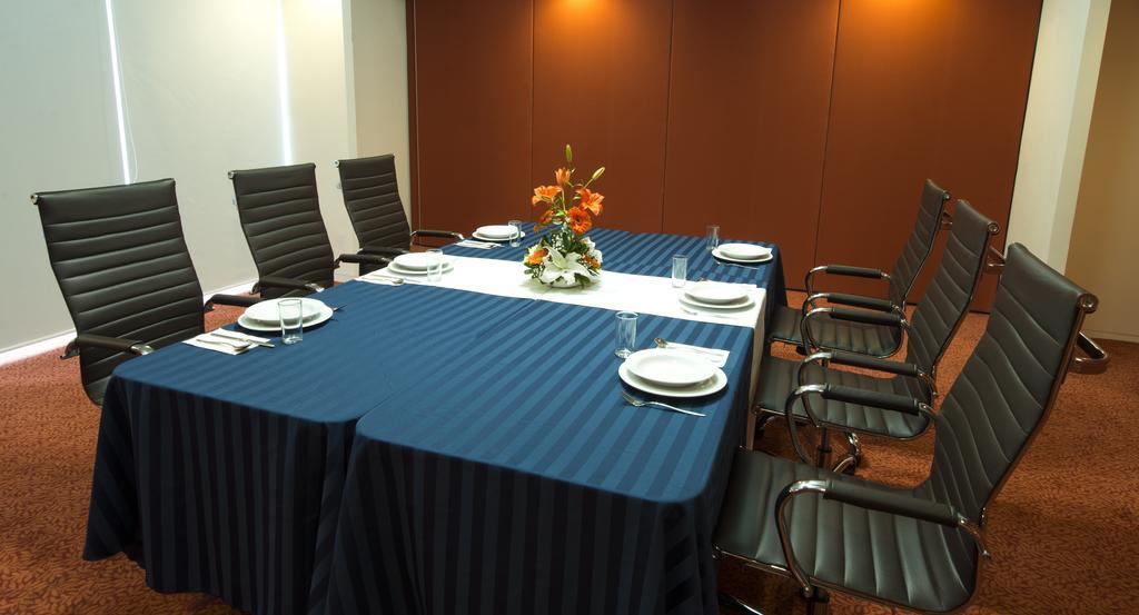 Mision Express Queretaro Hotell Eksteriør bilde