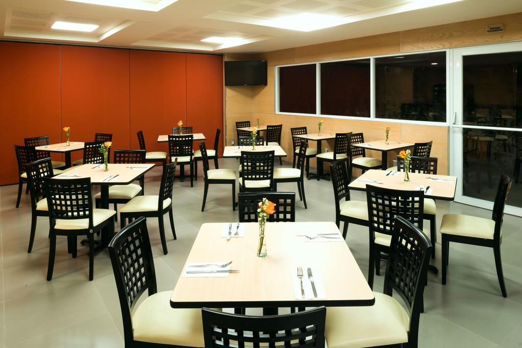 Mision Express Queretaro Hotell Eksteriør bilde