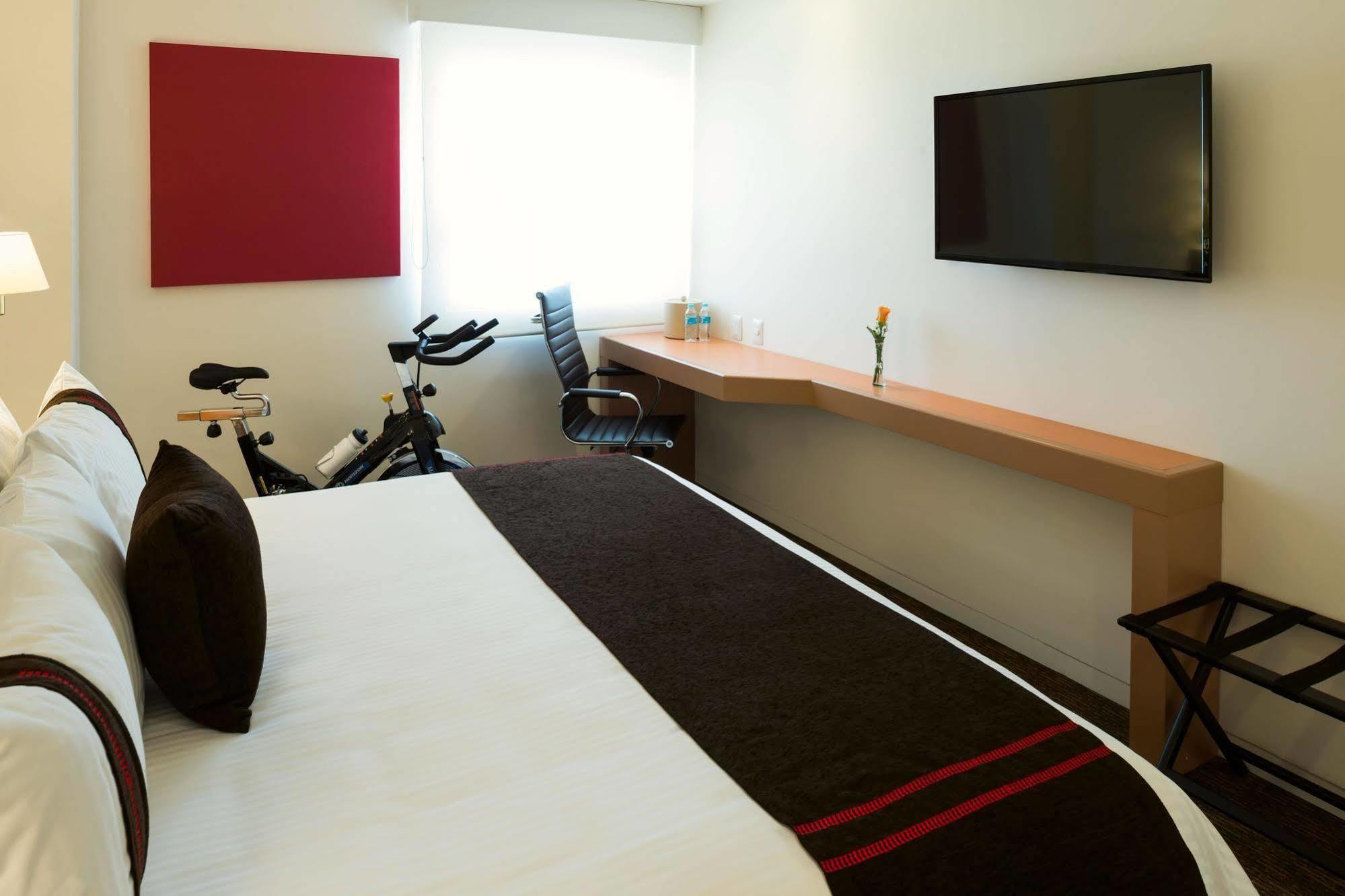 Mision Express Queretaro Hotell Eksteriør bilde