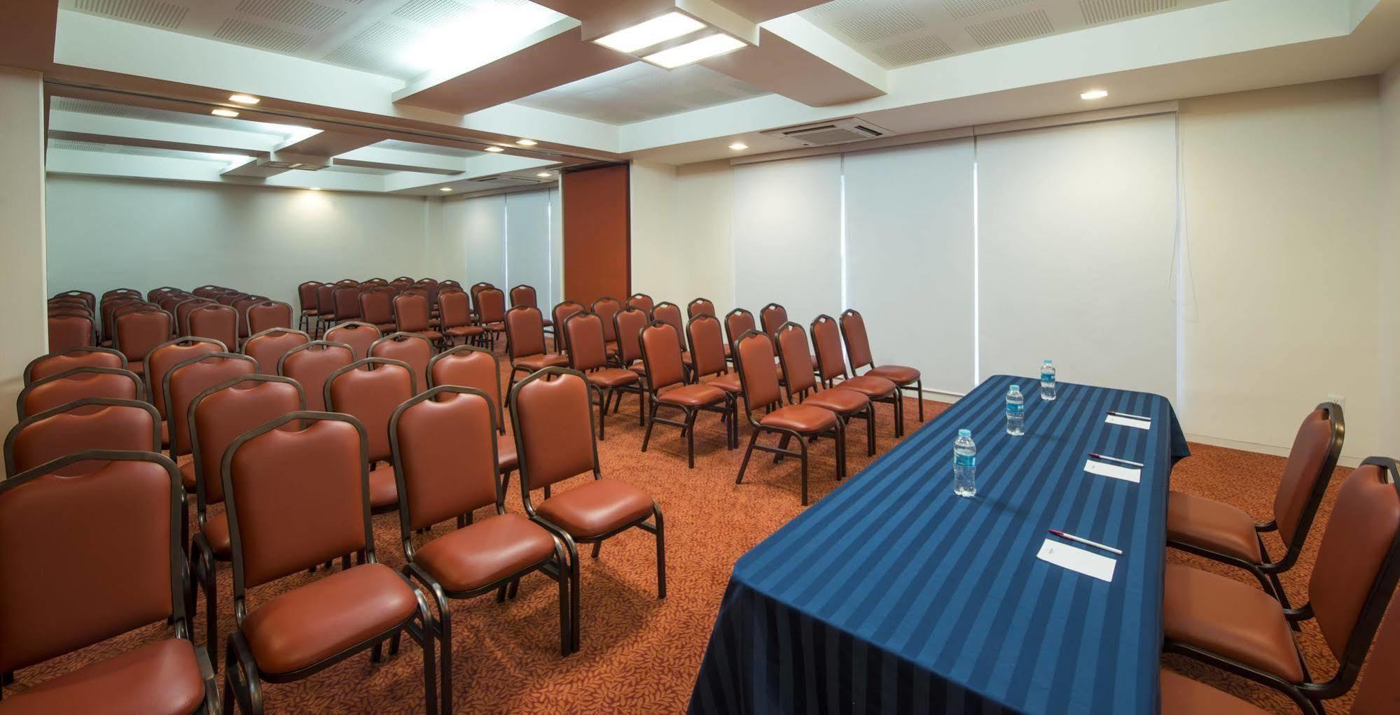 Mision Express Queretaro Hotell Eksteriør bilde
