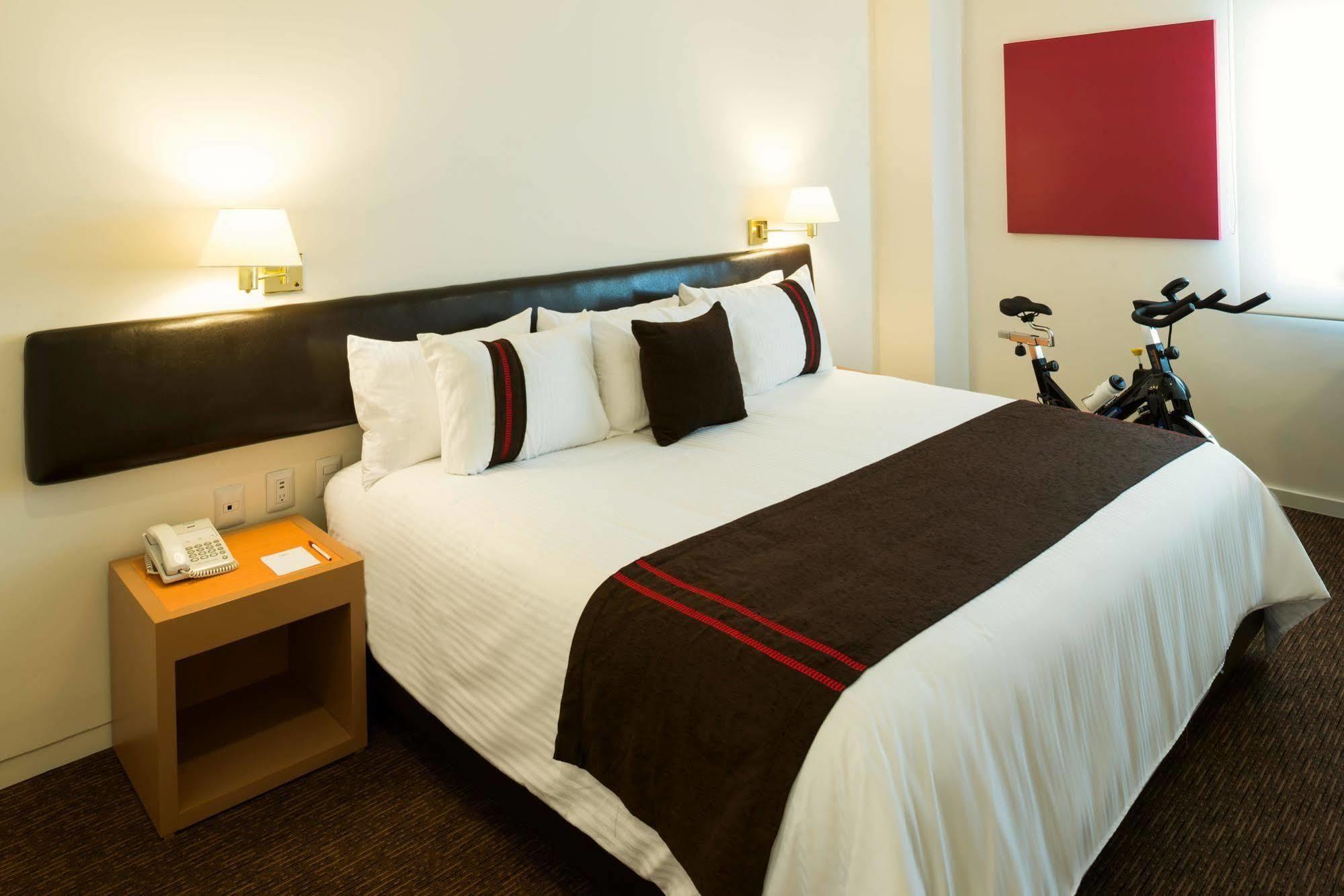 Mision Express Queretaro Hotell Eksteriør bilde